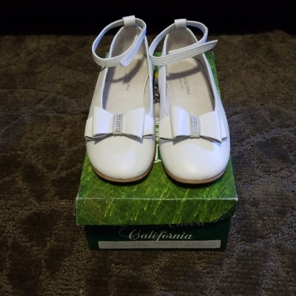 La Nuova California Other - La Nuova California Kids White Ballet Flats size 1